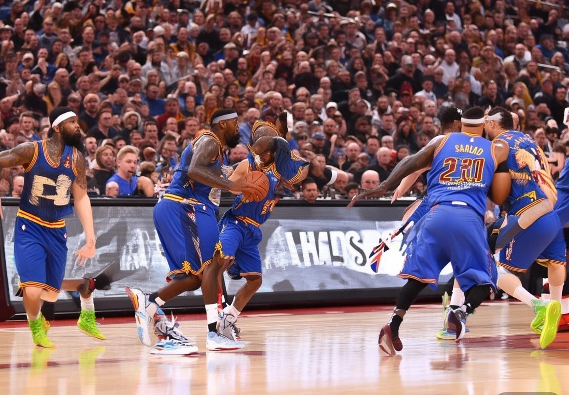 2018年NBA季后赛：骑士逆转猛龙，三战巅峰对决纪实